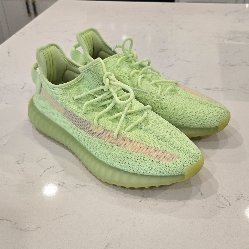 Yeezy Boost V2 GID Sneakers - Adidas - Excellent Condition